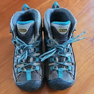 Keen Womens Targhee II Gray and Teal Leather Hiking Boots